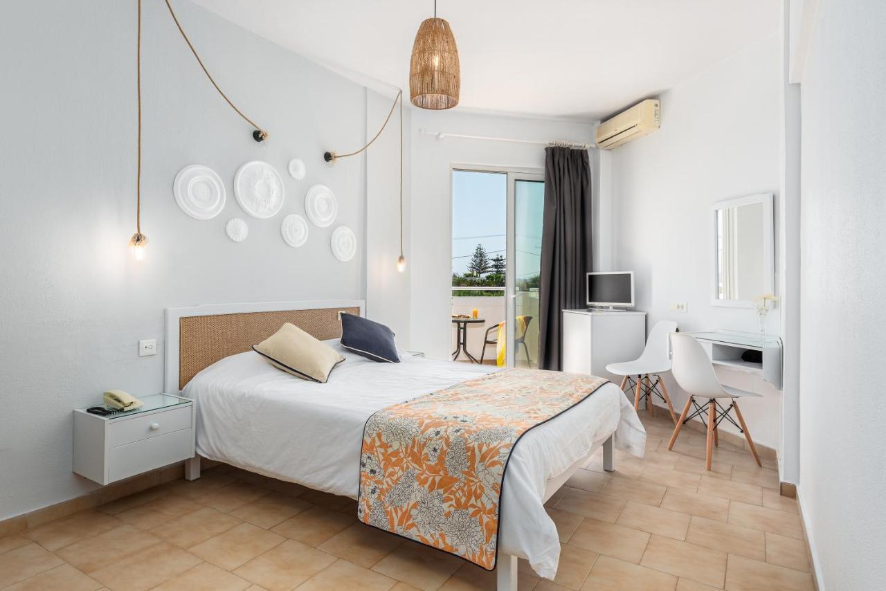 Mrs Chryssana Beach Hotel (Adults Only) Kolymbari Exterior foto